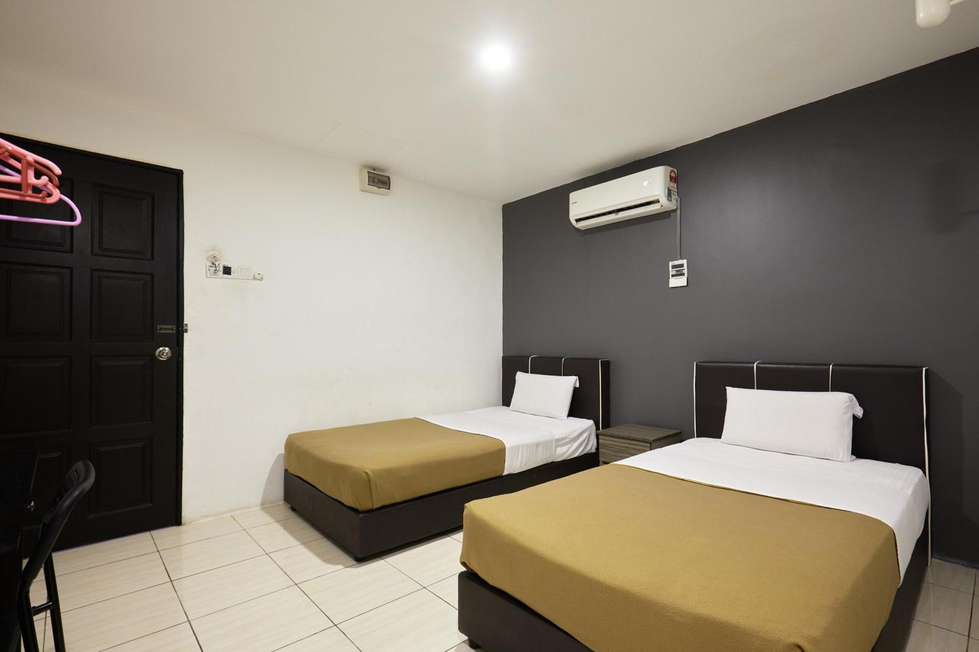 Uncle Guesthouse Kuala Terengganu Exterior photo