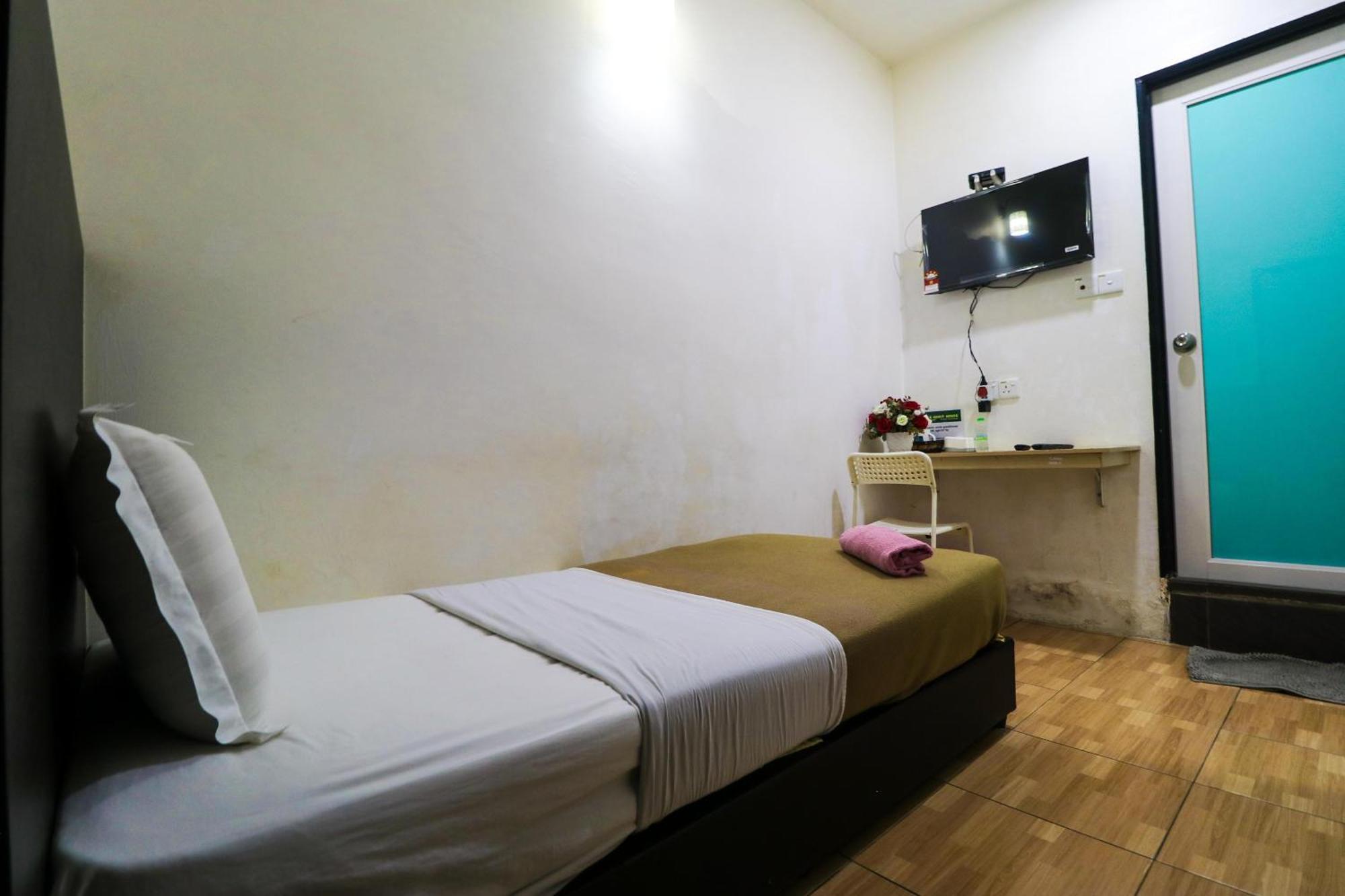 Uncle Guesthouse Kuala Terengganu Exterior photo