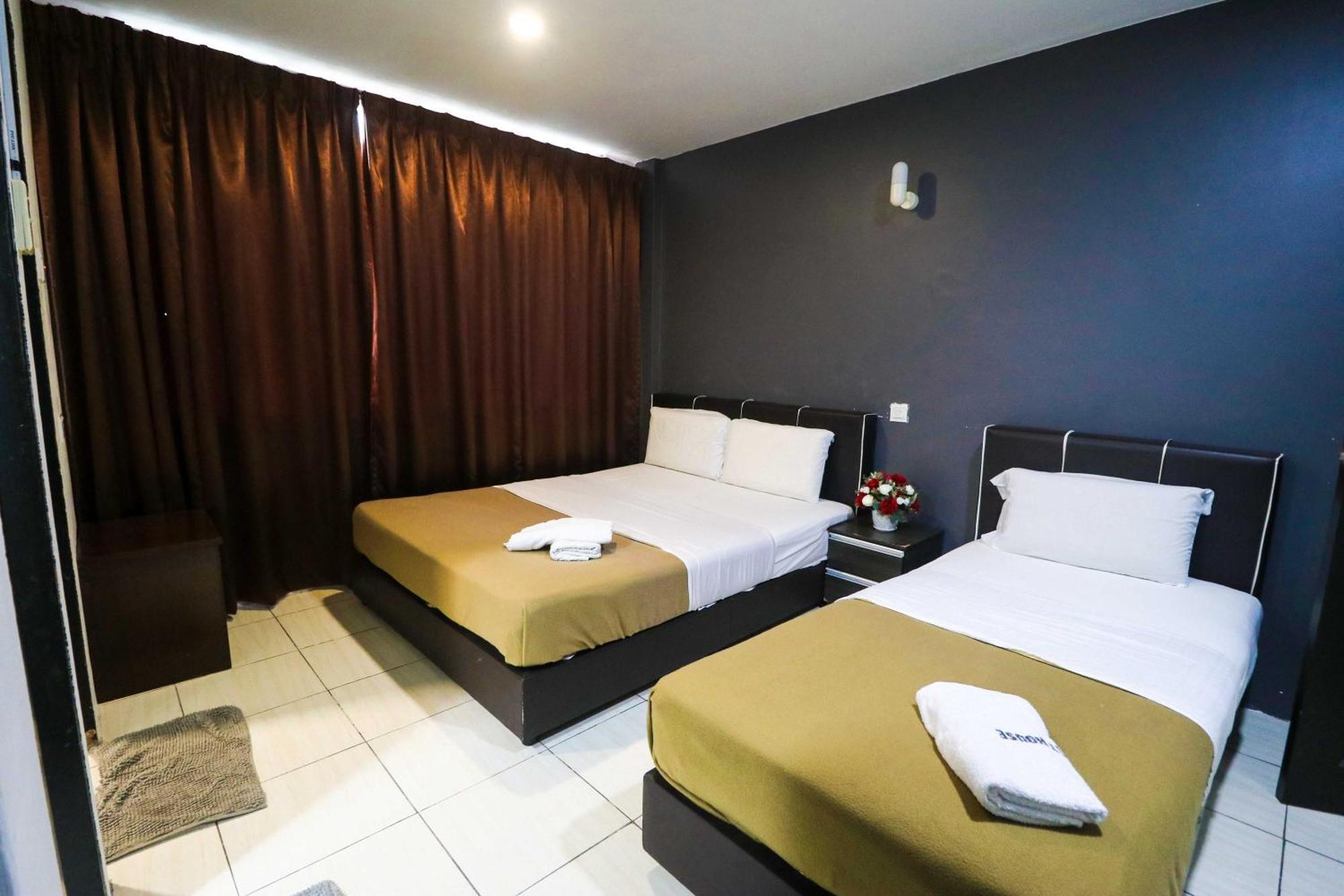 Uncle Guesthouse Kuala Terengganu Exterior photo