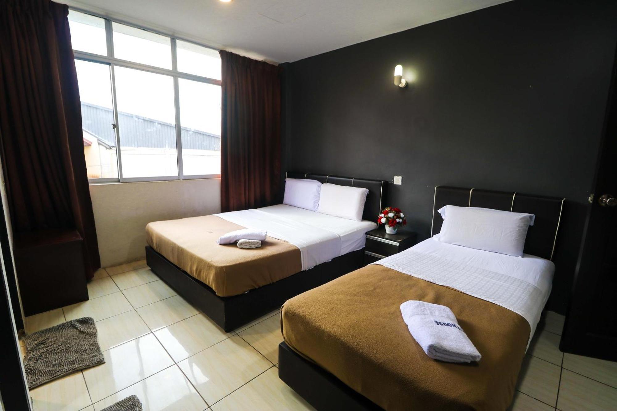 Uncle Guesthouse Kuala Terengganu Exterior photo