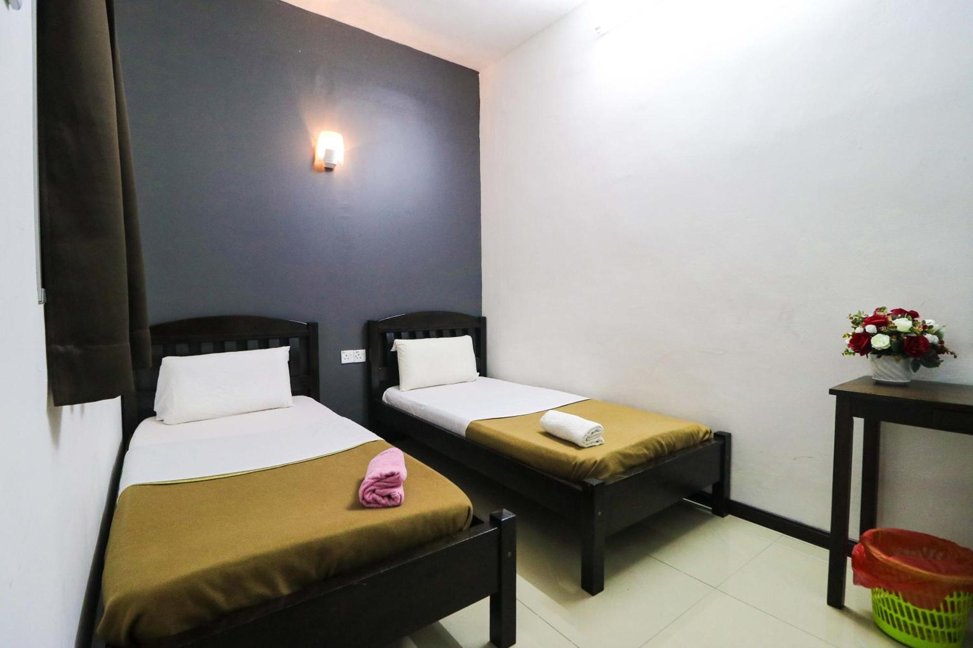 Uncle Guesthouse Kuala Terengganu Exterior photo